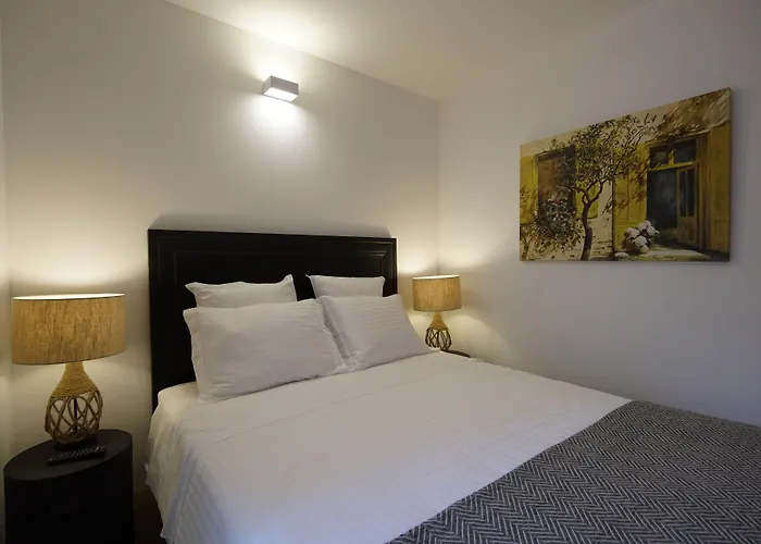 شقة Alma Moura Residences